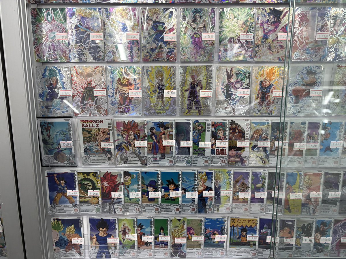 カードショップランス tweet media
