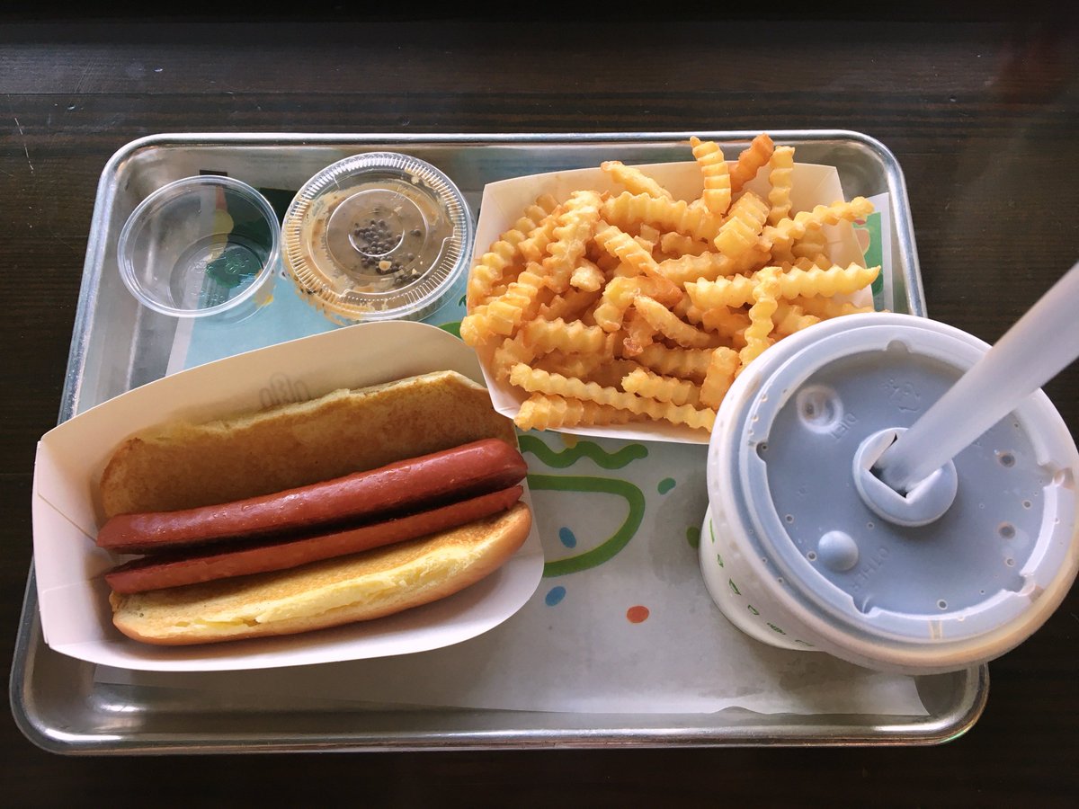 lde8426's tweet photo. 텁텁한 맛을 좋아하는 편 . . . 🎶🌭🍟 https://t.co/btBIFxGssG