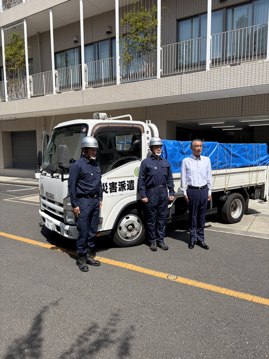 take_misumi's tweet photo. 昨日は多摩川架橋及び道路整備促進協議会に出席致しました。熊本地震災害により被害を受けられた皆様に、心よりお見舞い申し上げると共に亡くなられた方々に深く哀悼の意を表します。
我々も冷静に行動する事が必要であり、皆様方は、災害に備えた備蓄品等の再確認・再点検をお願い申し上げます。 https://t.co/3DrVFuAY3w