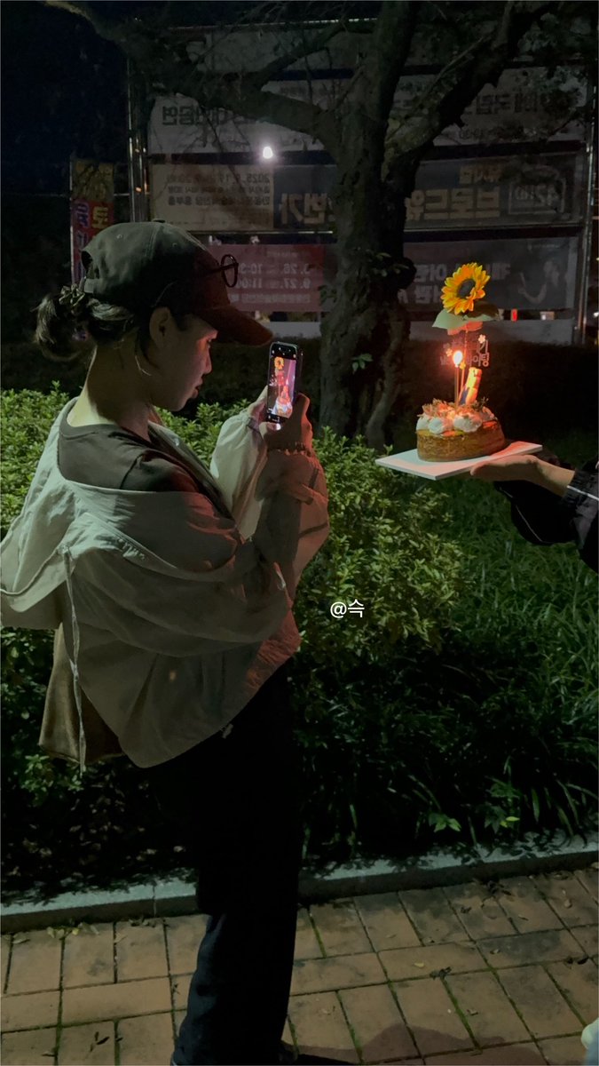 strngearth88's tweet photo. 멀었지만 너무 즐거웠던 지방공연까지 🥹❤️
여행 다니는 것 같고 너무 조아씀 https://t.co/ssDCiobIDQ