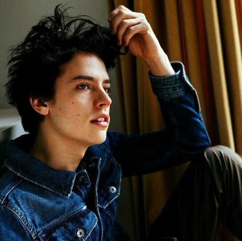 duhitsdeb's tweet photo. In the first installment of Things I Cannot Let Cole Get Away With:
It's giving fashion forward emo cowboy who just saw his crush walk by and I approve. https://t.co/rwoF1gXVpF