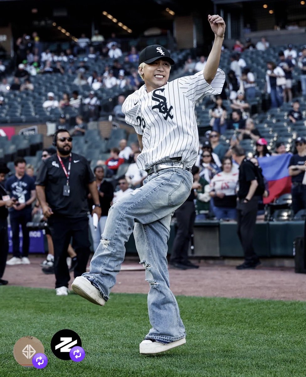 ooresbi's tweet photo. ang kyot ni josh hehe para siyang si sawamura eijun ๐ @JoshCullen_s
SB19xMLB
D-1 SB19 LOLLAPALOOZA DEBUT
#SB19FirstPitch #SB19AtRateField
@SB19Official #UySB19 #SB19 ๐๐ต๐ญ https://t.co/VUGGuNllqx