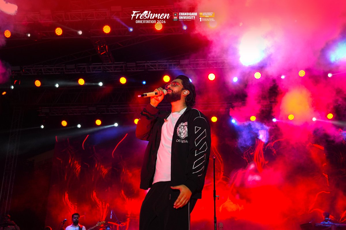 Chandigarh_uni's tweet photo. Orientation Week, wrapped in style!
@AmaalMallik’s live performance had the CU crowd on its feet. What a Cultural Night for our Freshers 2026!
#ChandigarhUniversity #Freshers2026 #AmaalMallik #CulturalNight #LifeAtCU https://t.co/R537Ka3AjW