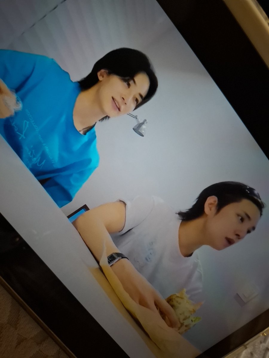 redswanhan's tweet photo. andito pa rin ako https://t.co/QczI69cwuR