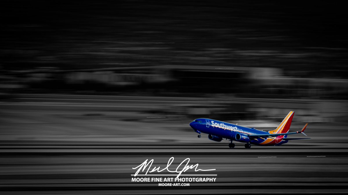 MichaelMooreLV's tweet photo. “Southwest takeoff”

A takeoff always feels like the start of something bigger. I loved catching the energy in this Southwest departure. #MooreFineArt #AviationArt #TravelPhotography #FineArtPhotography #PlaneSpotting https://t.co/xjobEC4h02