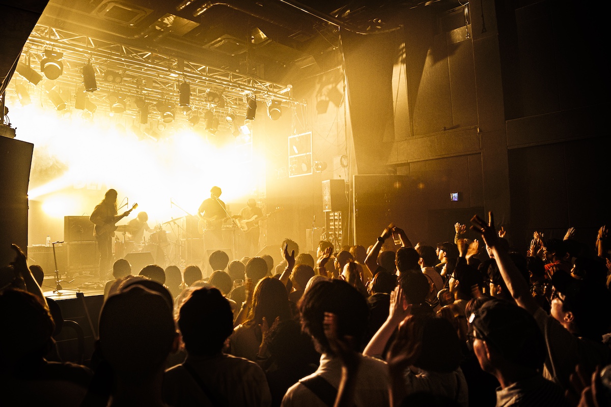letitbea_fuk's tweet photo. BEA VOICE web
／
◤LET IT BEA◢
2日目📢6/28（日）福岡BEAT STATIONの
ライブレポートを公開
＼

出演🎸
OGRE YOU ASSHOLE
D.A.N.

躍動するフィジカル
解き放つソウル
昂揚を超える恍惚を生んだ饗宴

@OYA_band
@D_A_N_tokyo

🚩レポート記事は
https://t.co/Ata3XJWltI

出演者4組サイン入りポスターを1名様にプレゼント🎁！

①https://t.co/Ata3XJWltI
ページ一番下までご覧の上、ページからリポスト。

もしくは
② 
@letitbea_fuk
をフォローの上、この投稿をリポスト。

どちらかでご応募ください🎈

応募締め切り：〜8/16（日）

#lib
#サニーデイサービス
#MONONOAWARE
#DAN
#OGREYOUASSHOLE
#beavoice