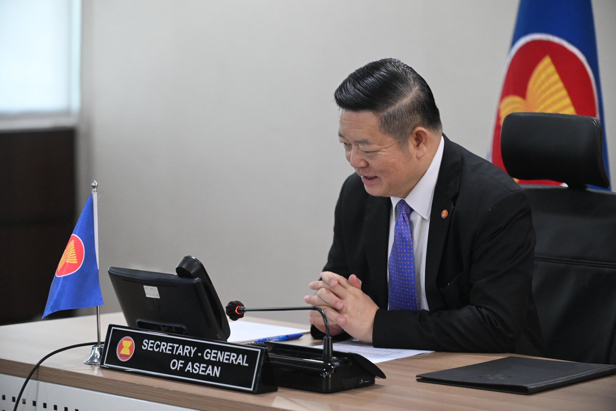 ASEAN's tweet photo. Secretary-General of ASEAN, Dr. Kao Kim Hourn, this morning received a telephone call from Secretary of Foreign Affairs of Mexico, H.E. Roberto Velasco. This engagement provided an opportunity for Secretary Velasco to introduce himself as the newly-appointed Secretary of Foreign Affairs of Mexico and to reaffirm Mexico’s commitment to deepening engagement with ASEAN. 

Both sides exchanged views on issues of mutual interest and discussed ways to further strengthen relations, including Mexico’s accession process to the Treaty of Amity and Cooperation in Southeast Asia (TAC).