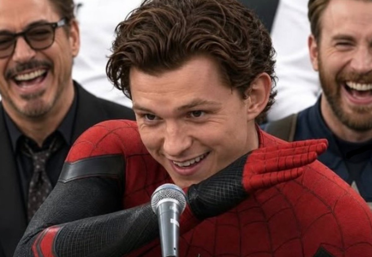 iammoviebuff007's tweet photo. #SpiderMan - The craze was unreal..💥🕸️ It was a packed 7 AM show on a weekday, and most of the people were in SpiderMan T shirts, while a few were even wearing masks..⭐ The response was incredible..👌 Spidey is going to revive Marvel's box office with a 2 billion film, followed by Doomsday..🤝