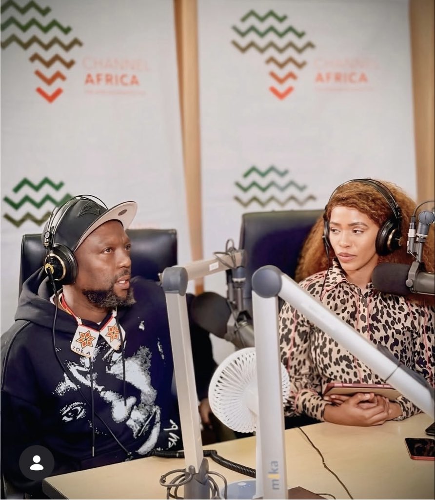 PoppyIsMyName's tweet photo. An icon !!! Thank you, Zola 7. 🥳🙌❤️
#TheUpside @channelafrica1 🎙️
📸 The Kreatives Agency https://t.co/VCWgAmk7Hl