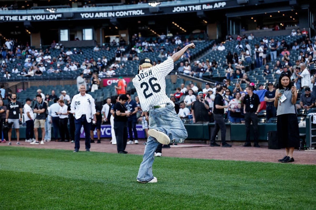 WhenInManila's tweet photo. HULOG NA HULOG NA KAMI, JOSH CULLEN! ⚾️

Josh Cullen has A'TIN swooning as he throws the ceremonial first pitch ahead of the Chicago White Sox vs. New York Yankees game in Chicago.

The powerhouse P-pop group is also set to take our breath away with its historic Lollapalooza performance on Friday, July 31. Who else is incredibly proud of our boys? 🥹🇵🇭

Photo: Chicago White Sox/Facebook