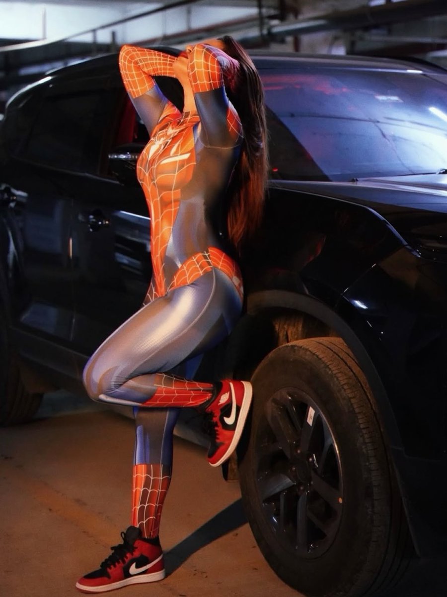 aarushi0012's tweet photo. Red suit. Black car. Zero apologies. 🖤❤️
Cute face, dangerous storyline 🕷️😏 https://t.co/eZ2rb1KC6l