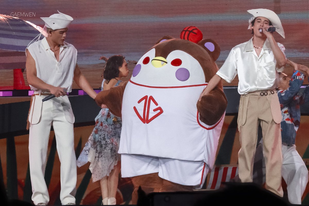 gaemwen_'s tweet photo. 260726 JOSS GAWIN HEAT &amp; BEAT CONCERT

👪

#JossGawin  #จอสกวิน
#JossWayar  #GawinCaskey
#JossGawinConcert￼ https://t.co/ZAkDC5N3QJ