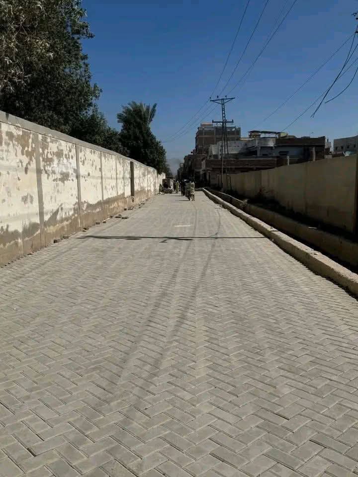 Kainatkhan4y's tweet photo. #PS62 #UC89 & #UC90 Under the vision of Chairman @BBhuttoZardari the leadership of Mayor Hyderabad @KashifShoroPPP and the support of Abdul Jabbar Khan paver block road construction is underway from Tando Yousuf Graveyard to Benazir Chowk Guru Nagar.
@jamkhanshoro @AseefaBZ https://t.co/t4Xg4qUQjl