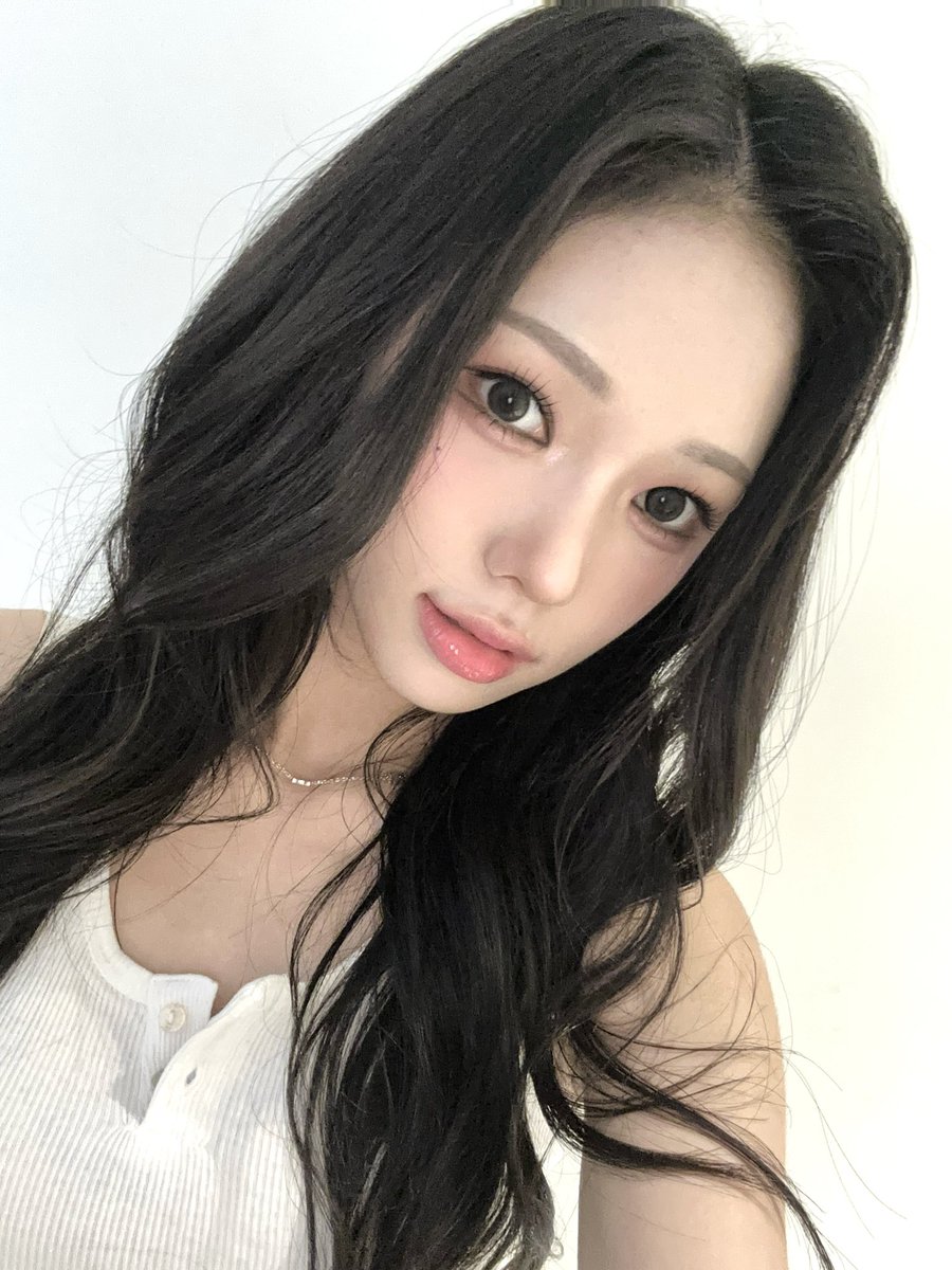 BRAVE_CandyShop's tweet photo. 9:30 
Sarang
Youtube live👅

#사랑 #SARANG #CandyShop #캔디샵 https://t.co/mcM6gGEUrZ