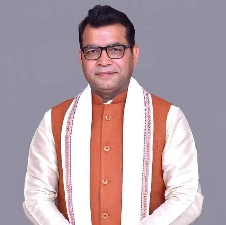pushkardhami's tweet photo. रुद्रपुर विधानसभा से माननीय विधायक श्री @cashivarorabjp जी को जन्मदिवस की हार्दिक बधाई एवं शुभकामनाएं। 

माँ पूर्णागिरी से आपके आरोग्यपूर्ण, दीर्घायु एवं मंगलमय जीवन की कामना करता हूं। https://t.co/a1o9r1EhOR