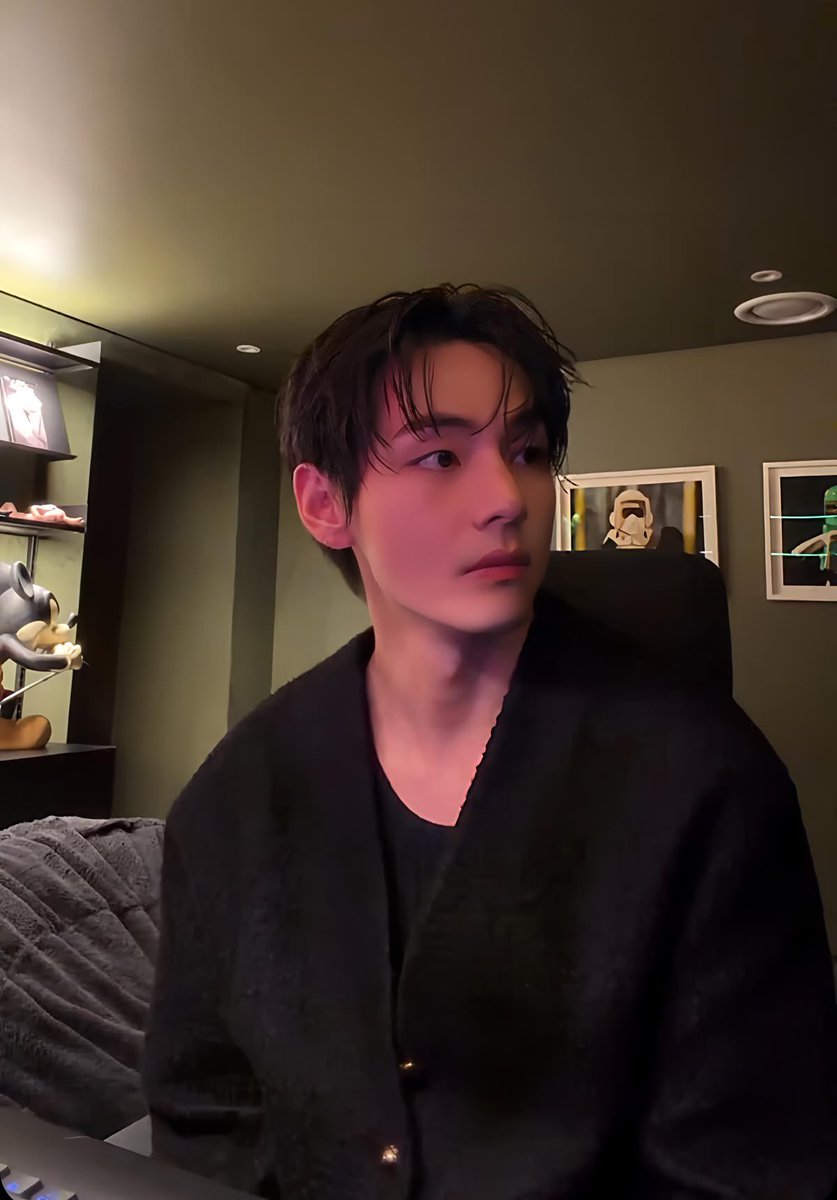 mygsave's tweet photo. #aukookv #kooktaeau || 4:44

Aunque ya son ex, ninguno logra soltarse, pero los celos de Jungkook no hacen más que alejarlos. Decidido a no perderlo para siempre, Jungkook busca a Taehyung para disculparse y dejar el pasado atrás. https://t.co/eA8FvLxpfq