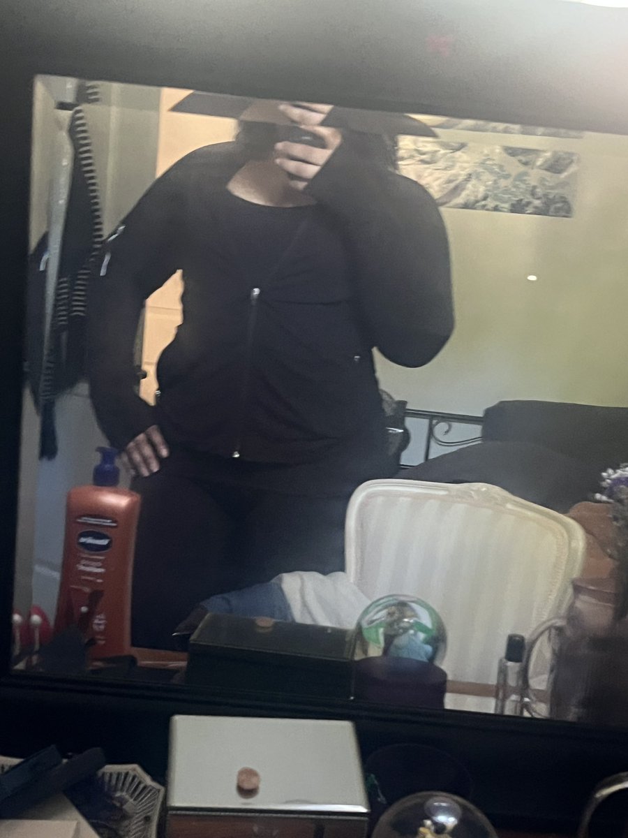 Devondevtion's tweet photo. When a spoiled brat Latina says get on ur knees and let me drain ur wallet the only answer I want to hear is yes MA’AM https://t.co/wqSc54T2qK