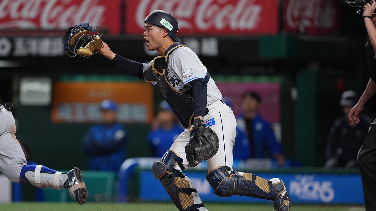 lions_official's tweet photo. #是澤涼輔 選手が支配下契約選手に！ 
背番号は『65』となり、ここからまた新しいスタートを切ります。
入団から4年、日々の努力の末、支配下契約を掴み取りました！
おめでとうございます！ https://t.co/i6eZNLGrkO
