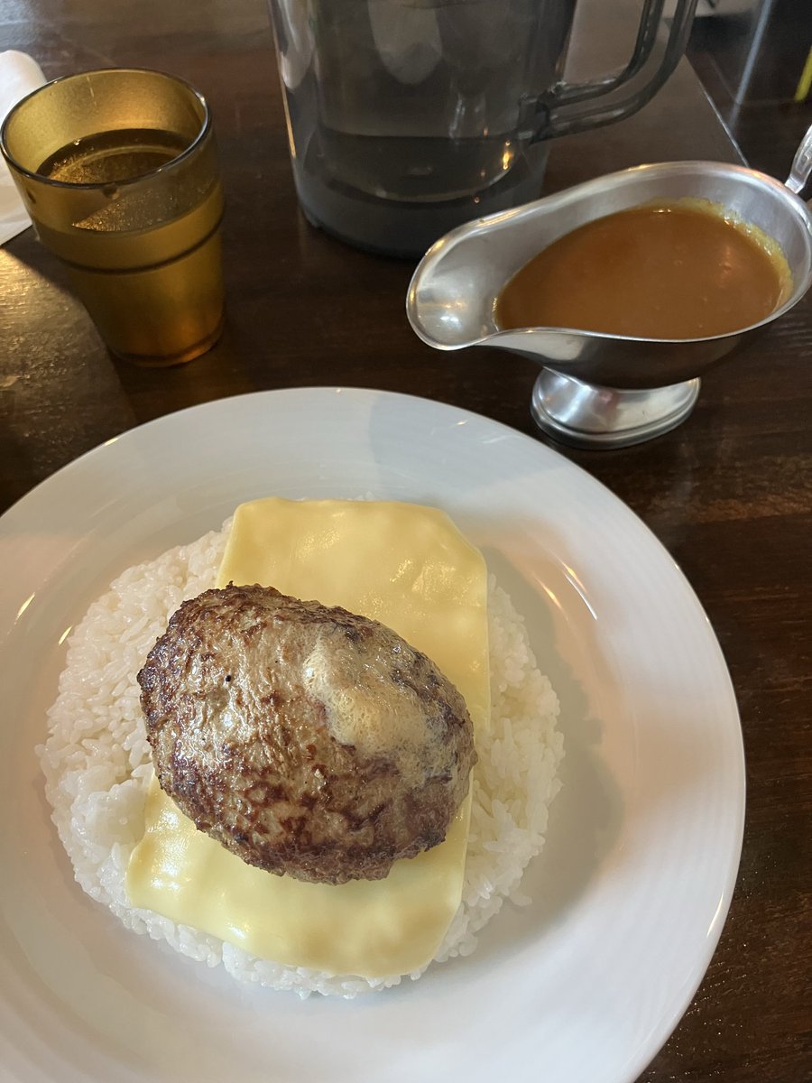 dokushinnnn's tweet photo. 今日は完全オフなので前々から食べてみたかった札幌のカレー屋さんに来ました
ハンバーグがとてもジューシーで美味しかったです
近くにこちらも前から行ってみたいと思ってたラーメンショップがある事が判明したのですがカレーで満足したので今日はサウナに寄って帰ります(๑˃̵ᴗ˂̵) https://t.co/tq8H4ppJfB