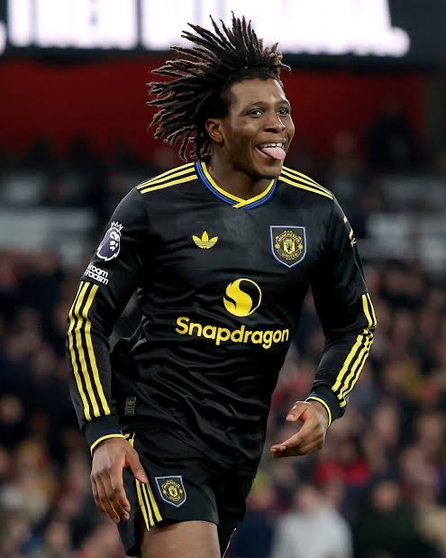 UTDShem's tweet photo. Patrick Dorgu has revealed that his switch to Left Wing wasn't something that happened overnight, it started with the work he was putting in behind the scenes.

While recovering from injury, he made a promise to return as a more complete player. Even after regular training sessions, he stayed behind to sharpen the attacking side of his game: finishing, crossing, movement, volleys, and everything that could make him more dangerous in the final third.

The coaching staff often reminded him, "You're a left-back." His response was always simple: "You never know."

Eventually, Michael Carrick noticed the extra work. After watching him consistently, Carrick reportedly told him he had more to offer higher up the pitch and gave him the chance to play as an attacker.

The rest is history, combining brilliantly with Bruno Fernandes and even finding the net against Arsenal.

This is exactly why hard work matters. Dorgu didn't wait for an opportunity; he prepared until the opportunity found him.

I genuinely can't wait to see what he produces this season. If he keeps this mentality, the rest of the squad will need to raise their level because he's making every minute count.

"Gareth Dorgu Bale Chinazaekpere" 😂💪 #MUFC #GGMU