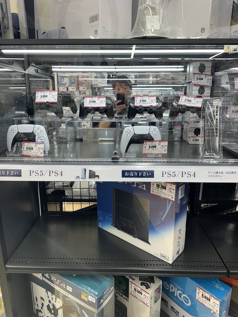 S51men's tweet photo. 本日、茨城県のハードオフフォレストモール取手店にレトロゲームを見てきました(^o^)/③
#レトロゲーム
#ハードオフフォレストモール取手店
#HARDOFF
#HobbyOFF
#ハドフめぐり
#ハードオフファミリー
※ハッシュタグハードオフファミリーはいつかなれたらいいなと思いつけています😅 https://t.co/QqEllhdNkF