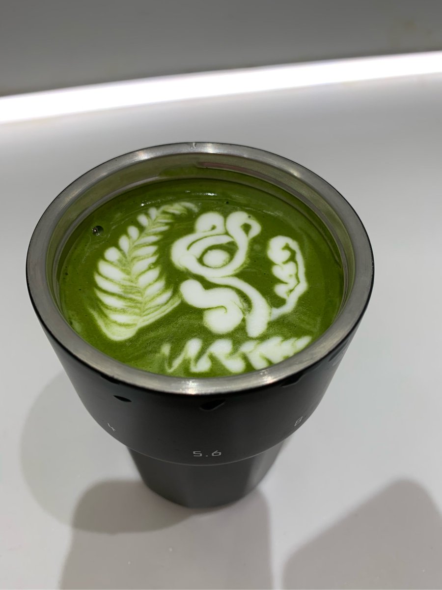 EthanBularmrbi's tweet photo. DIY iced matcha latte in 2 mins! Whisk matcha powder + hot water, pour over ice, add oat milk, done. Creamy, refreshing, perfect for busy mornings https://t.co/P95yrlJvjb