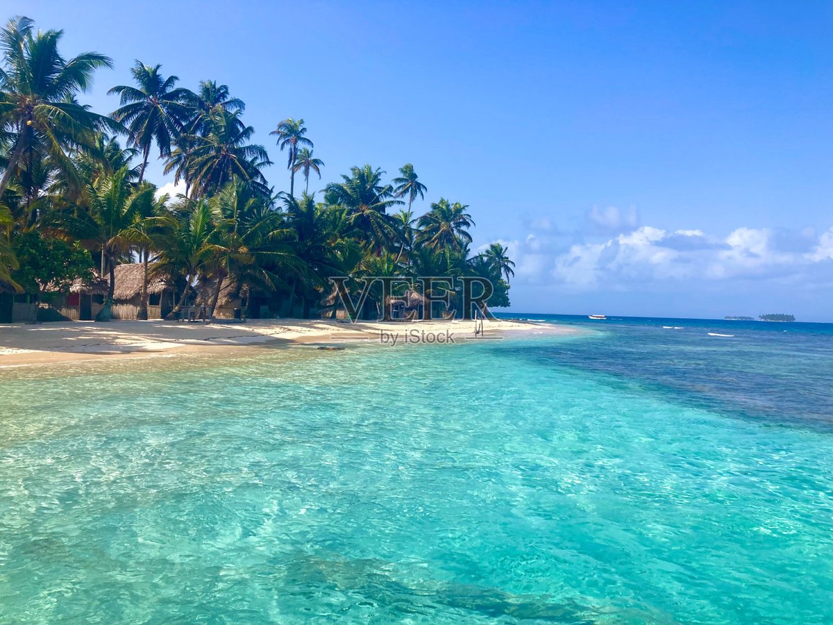 MaryjaneArqhum's tweet photo. Just discovered a hidden coastal cove in Greece—turquoise waters, golden sand, and not a single tourist in sight. Pure magic that’ll live in my head forever!， https://t.co/8zL6mTeNW6