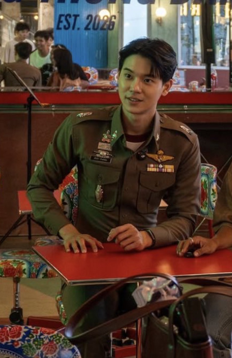 xxxwpxxx_'s tweet photo. กล้าพุดว่าไม่เคยเห็นดาราเจนนี้ใส่ชุดตำรวจแล้วมีมาดเหมือนตำรวจเท่าพี่หยิ่นเลย ใครจะทำไม กุอวยไส้แตก กุไบแอส https://t.co/rmgQ7GjDVR