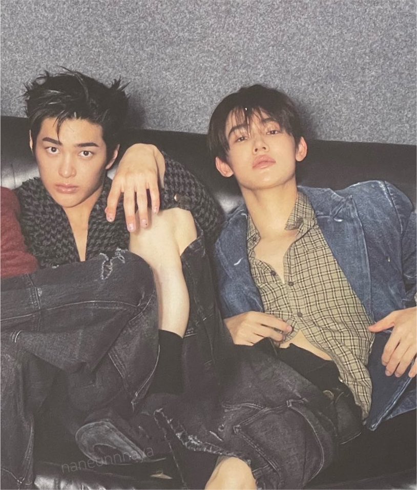 junsikS2keono's tweet photo. 똑같이 정면 응시해도 왼은 내리깔아보는 시선이고 른은 치켜뜨는 시선인거 진짜 ㅈㄴ좋네 https://t.co/XCsqGBJVUy