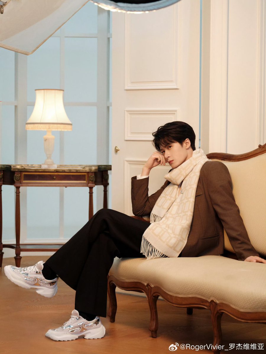 Pretty_kyu02's tweet photo. หล่อ หรู แพง ละมุน พ่อคุณเอ่ย ละลาย!!!! 🥰😚
#TanJianci #ถานเจี้ยนซื่อ https://t.co/MiNma9d8ha