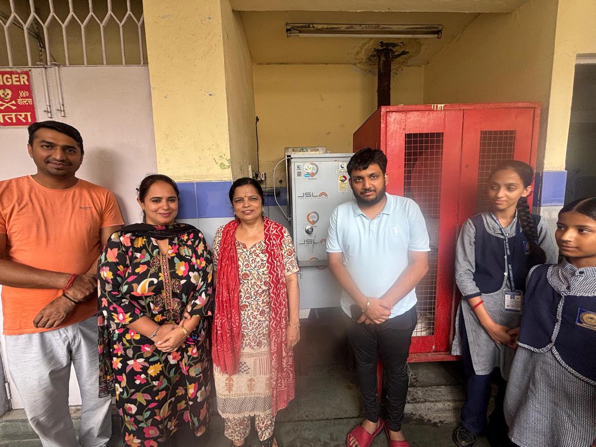 dietppnwb2's tweet photo. Heartfelt thanks to #volunteer Mr. Hitesh Garg for contributing a Water Cooler to SKV Prashant Vihar, NW B-II.
This contribution will benefit 400 students!
Special thanks to Principal Mrs. Richa, Incharge Mrs. Meenakshi, &amp; CRCC Mr. Sarvesh Pal for their support.
#Vidyanjali https://t.co/BT22Ev6nXp