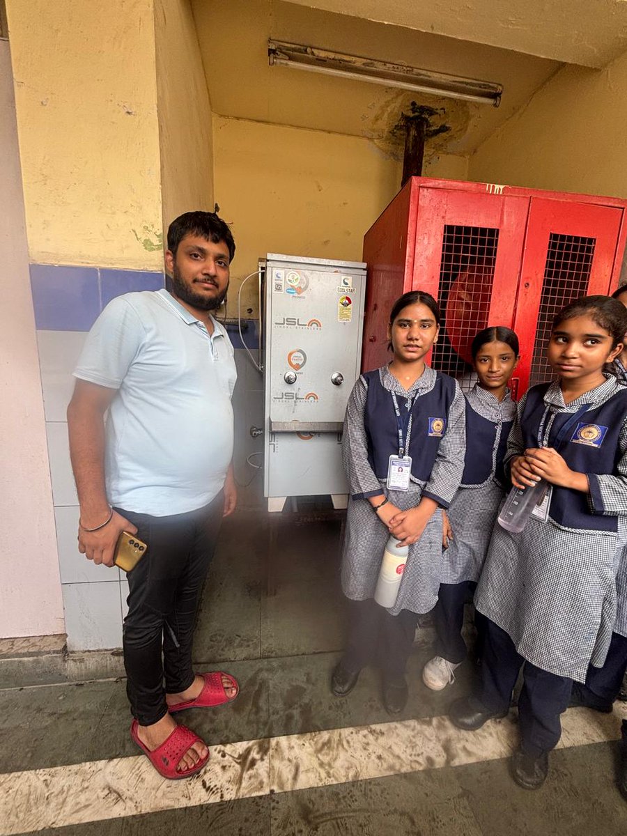 dietppnwb2's tweet photo. Heartfelt thanks to #volunteer Mr. Hitesh Garg for contributing a Water Cooler to SKV Prashant Vihar, NW B-II.
This contribution will benefit 400 students!
Special thanks to Principal Mrs. Richa, Incharge Mrs. Meenakshi, &amp; CRCC Mr. Sarvesh Pal for their support.
#Vidyanjali https://t.co/BT22Ev6nXp