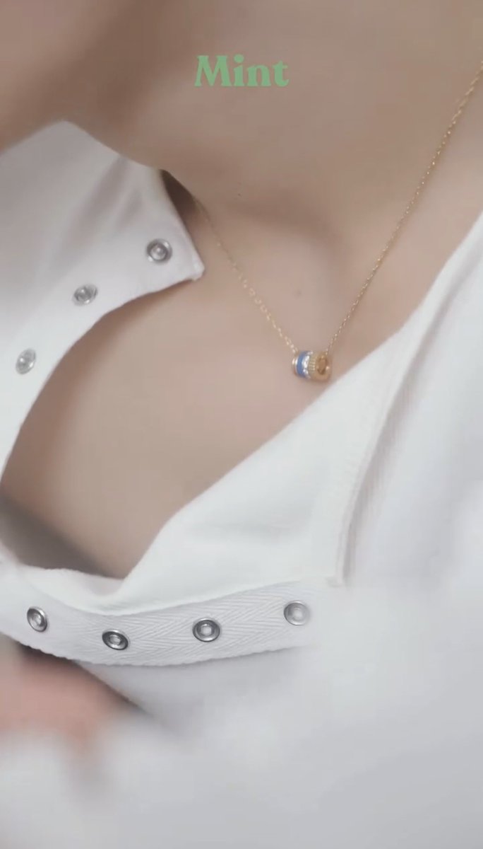 nongsiii's tweet photo. not someone saying he’s wearing a breastfeeding shirt 😭😭 https://t.co/dj0xcDzscH