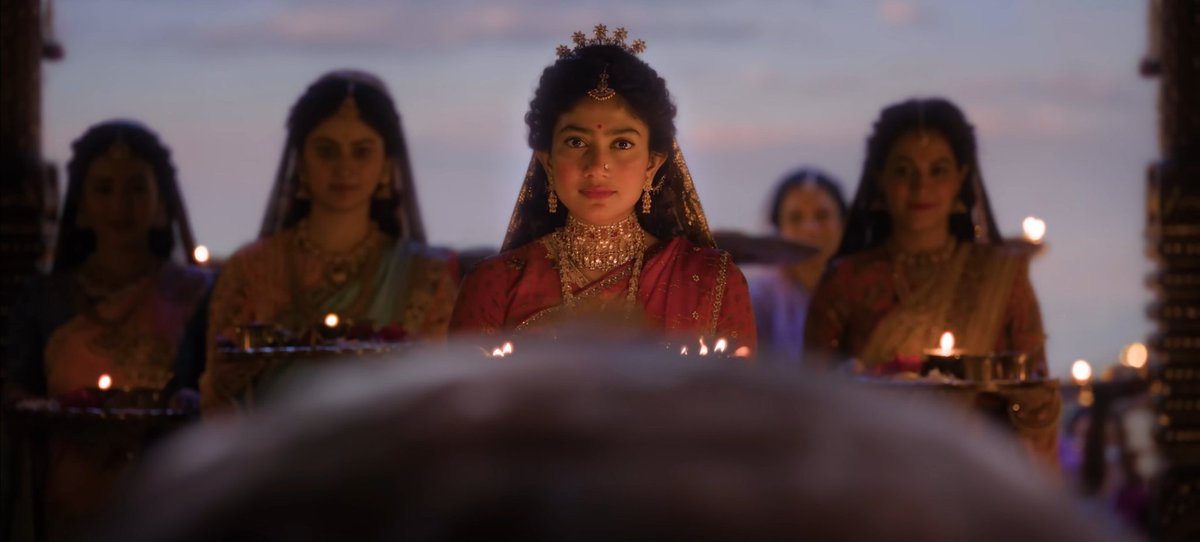 OnlyRebelstarrr's tweet photo. Koncham brightness penchithy Sitha evaro kuda clarity ledhu 

Ilanti santha ni nuvu Kalki lo tiskunav @nagashwin7 😭😭 https://t.co/8Is377vUIg
