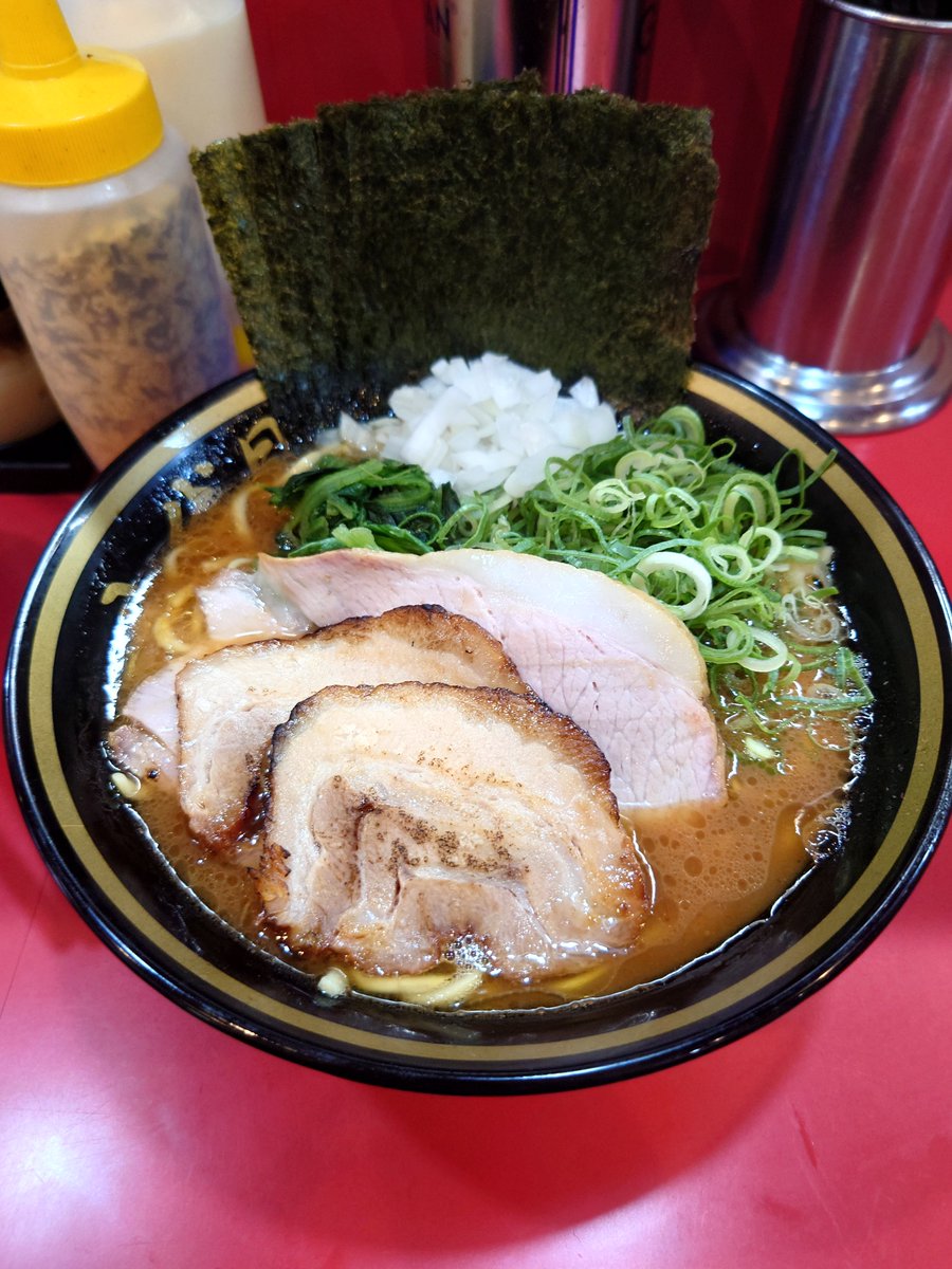 yuki0131's tweet photo. 大塚　野中家本店　特製ラーメン　中盛　タマネギトッピング https://t.co/BDV4x9ao3g