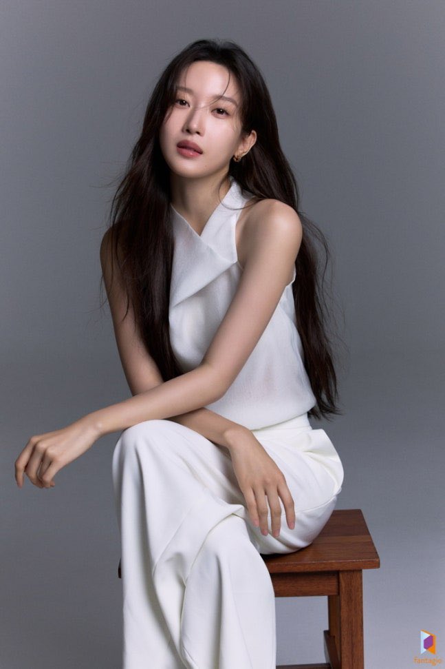 kayoungbrazil's tweet photo. 📸| Absolutely breathtaking 😮‍💨

Novas fotos da Kayoung para a Fantagio 🩷

#munkayoung #moongayoung #문가영 https://t.co/SFpVB6vXeM