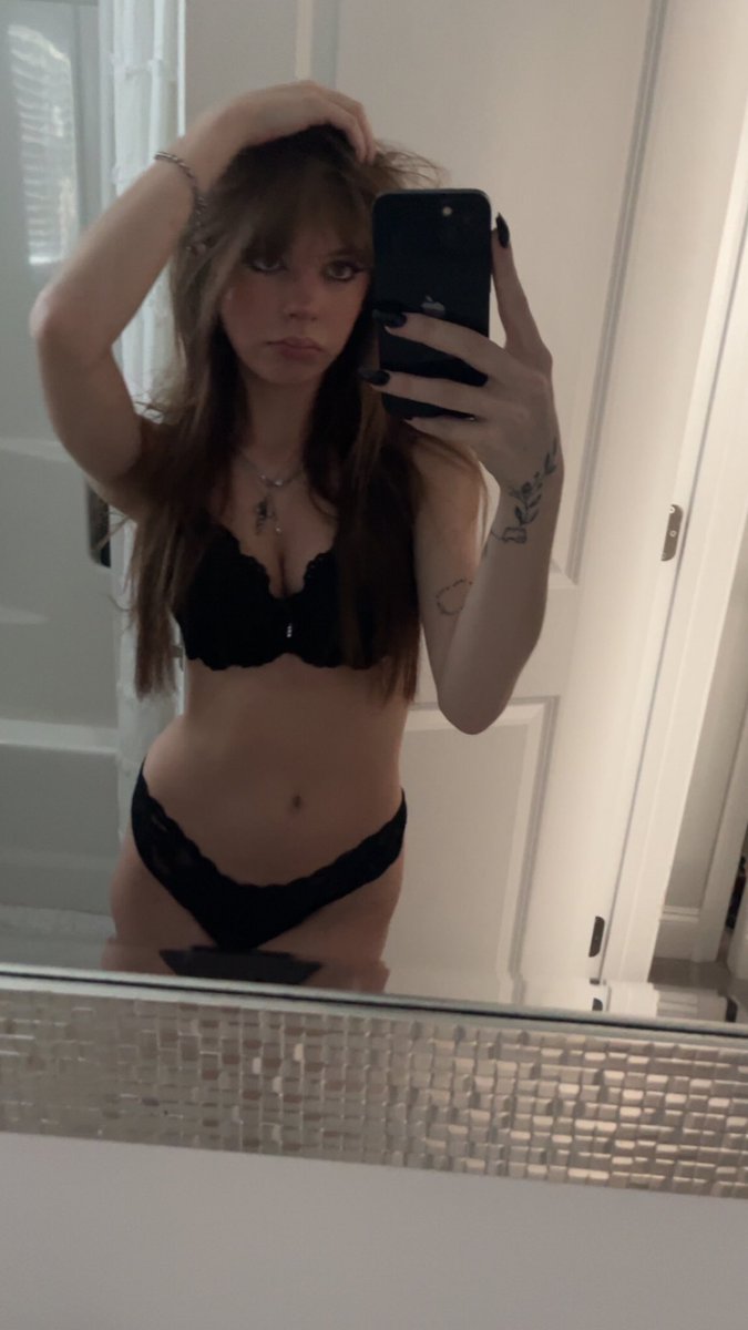 willowxlore's tweet photo. What made you stop and i know u like this ? https://t.co/oH1fzHvZIH