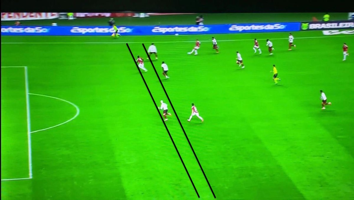 Rody_Mat's tweet photo. @Futebolnorio Posição legal. Só olhar pelas marcas no gramado! https://t.co/7jJsrNqusB