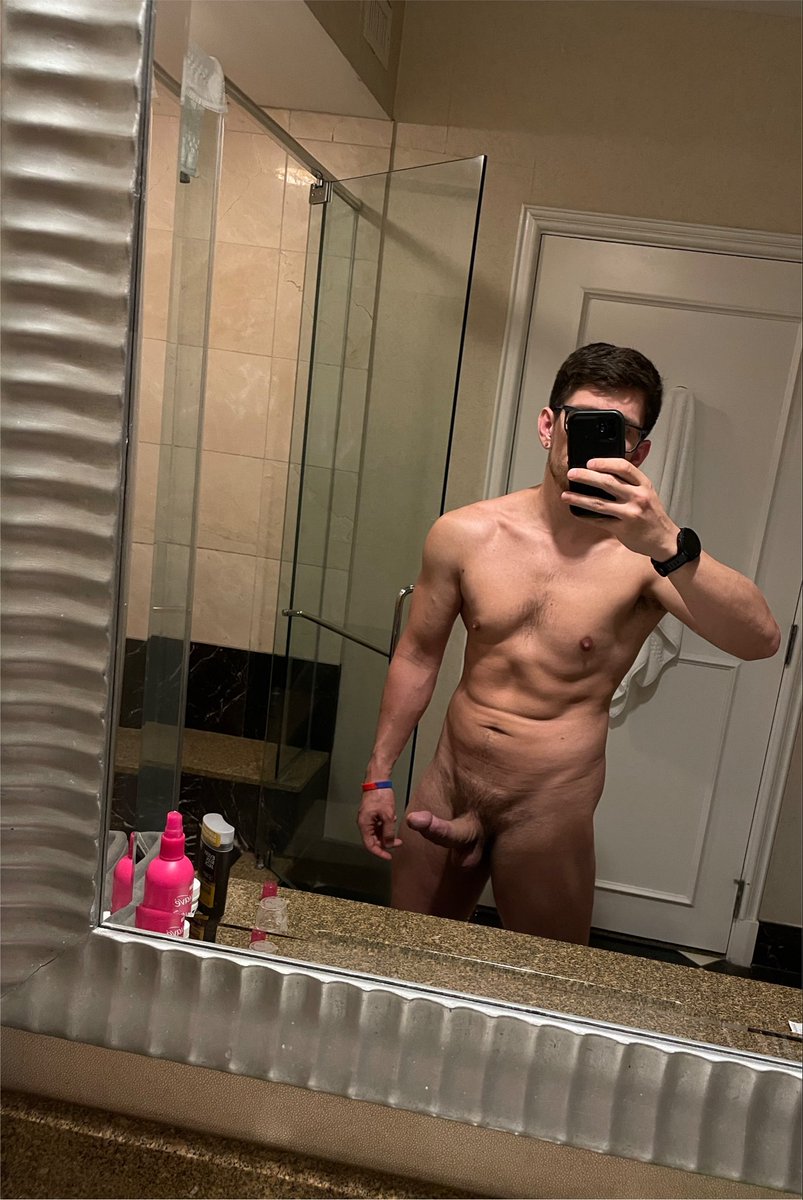 Elliot8yk1's tweet photo. When in a fancy shower https://t.co/ZLYJsgydv6