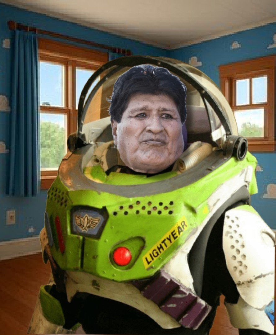AlfonsoPlaceres's tweet photo. @lopezdoriga Parece la versión latinoamericana de Buzz Lightyear. https://t.co/iHyACwcO1A