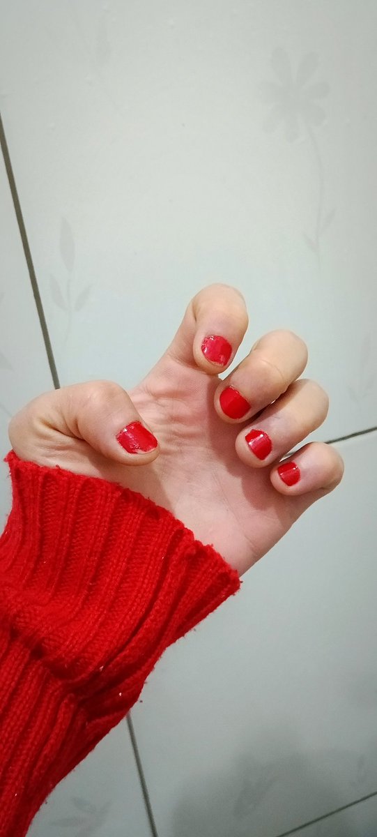 lewddfemboy's tweet photo. promessa de aguentar 12h sem mexer na unha: ⏱️ falhou miseravelmente 😩💅
#femboy #femboi #femboys #cuteboy #femboybrazil #cute #fofo #nails #fingers #nailpainting #boynails #kawaii #softboy #twink #gay #gaypic #contentcreator #onlyfans #privacy
#diaadia https://t.co/pC9KQaGVhH