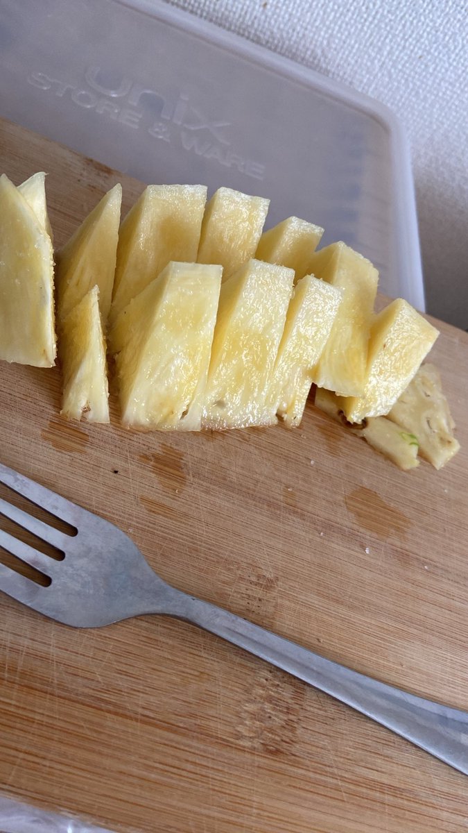 matukob's tweet photo. パイナップル🍍

#駄菓子屋まつこ https://t.co/XoC8KAopOB