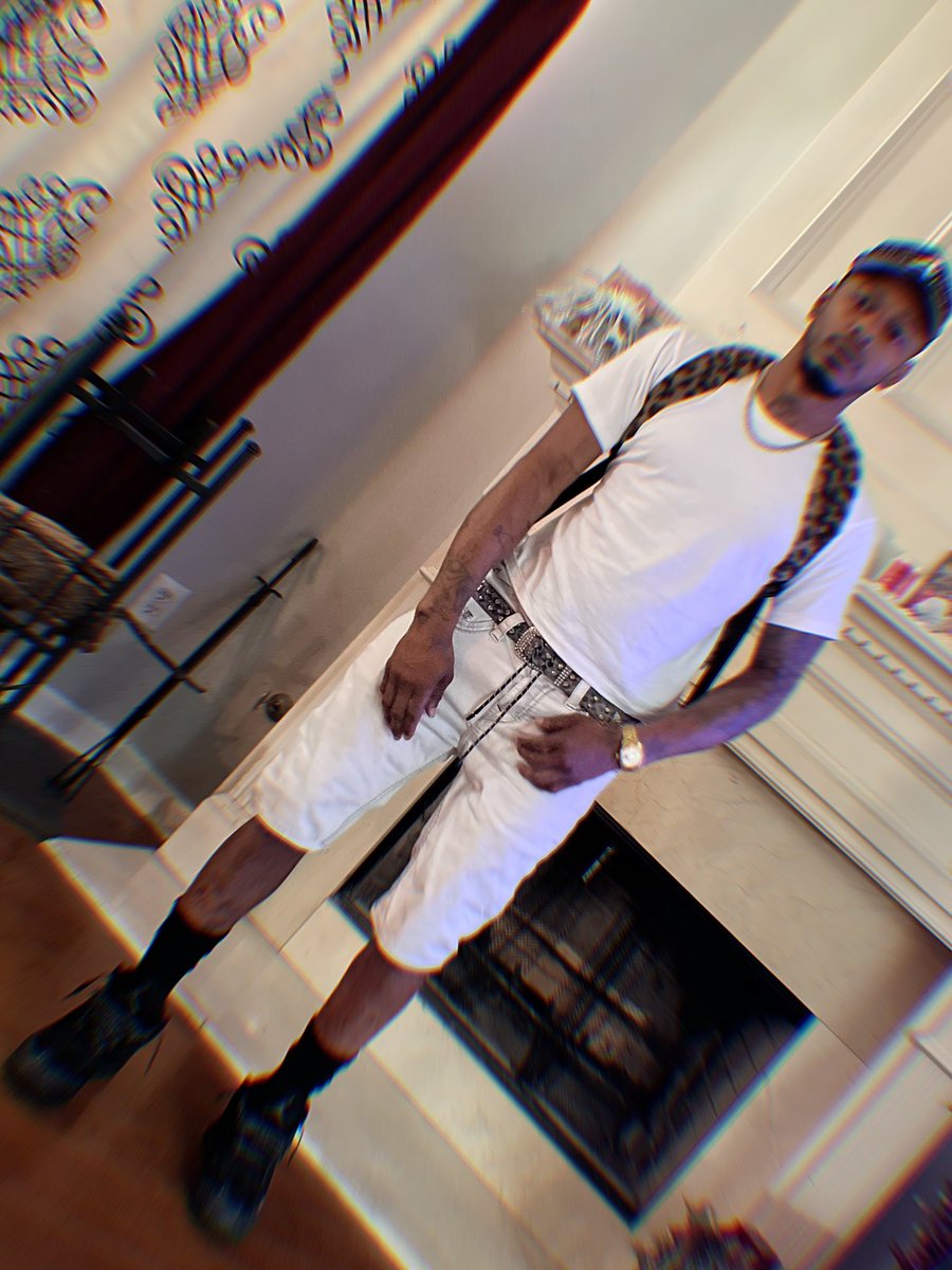 Easi_Monroe's tweet photo. 🫴🏾🫀🦇🦇🦇 https://t.co/yGDRRRPZaR