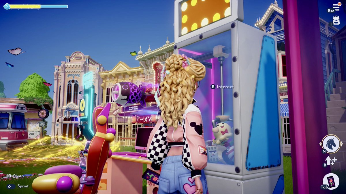 ComftyChaos's tweet photo. Some more Starpath items…

There’s A CLAW MACHiNE! 🥰 you can interact with it, tried like 10 times buuut got nothing! 😂 

The studio, yeah, you can walk in and even sit down! ✨
Loving these items! ✨🙌🏼✨

#DDLV #DDV #DLV #DisneyDreamlightValley https://t.co/fvTwDehjeI