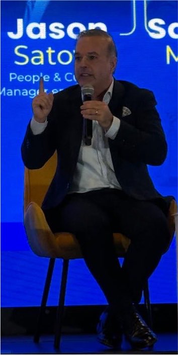 charleschapmanl's tweet photo. Mis comentarios en la #CumbreLaboralACRIP2026: el Gobierno saliente nunca entendió su rol en el tripartismo; desconoció las normas internacionales que nos enseñan que su desafío era ser copartícipes de la creación de la política pública laboral, en igualdad de condiciones con los sindicatos y empresarios, impulsado acuerdos. No imponiendo su criterio sin escuchar; eso no es tripartismo.

Por esta razón fue que fracasaron en materia laboral. Hoy nos dejan el predominio del trabajo informal, la mayor mortalidad empresarial de la historia y datos del DANE que no revelan las verdaderas cifras de desempleo: todo un desastre.

Lo peor es que, ante su incapacidad de lograr acuerdos en el tripartismo, empezaron a expedir decretos ilegales en una carrera contra reloj. Normas que serán declaradas nulas o derogadas ante su notoria ilegalidad.

Que luego no culpen a terceros de sus fracasos en el tripartismo, en la creación de normas estables y de las catastróficas cifras de liquidación de compañías, informalidad y pérdida de trabajos formales.