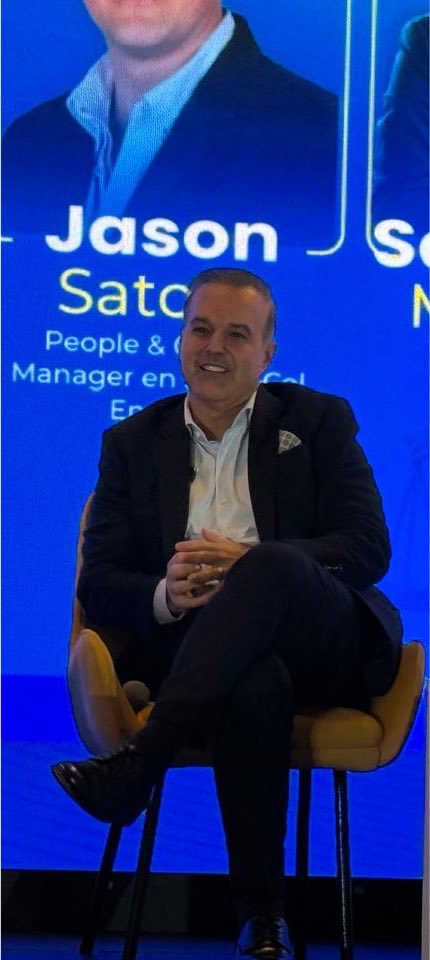 charleschapmanl's tweet photo. Mis comentarios en la #CumbreLaboralACRIP2026: el Gobierno saliente nunca entendió su rol en el tripartismo; desconoció las normas internacionales que nos enseñan que su desafío era ser copartícipes de la creación de la política pública laboral, en igualdad de condiciones con los sindicatos y empresarios, impulsado acuerdos. No imponiendo su criterio sin escuchar; eso no es tripartismo.

Por esta razón fue que fracasaron en materia laboral. Hoy nos dejan el predominio del trabajo informal, la mayor mortalidad empresarial de la historia y datos del DANE que no revelan las verdaderas cifras de desempleo: todo un desastre.

Lo peor es que, ante su incapacidad de lograr acuerdos en el tripartismo, empezaron a expedir decretos ilegales en una carrera contra reloj. Normas que serán declaradas nulas o derogadas ante su notoria ilegalidad.

Que luego no culpen a terceros de sus fracasos en el tripartismo, en la creación de normas estables y de las catastróficas cifras de liquidación de compañías, informalidad y pérdida de trabajos formales.
