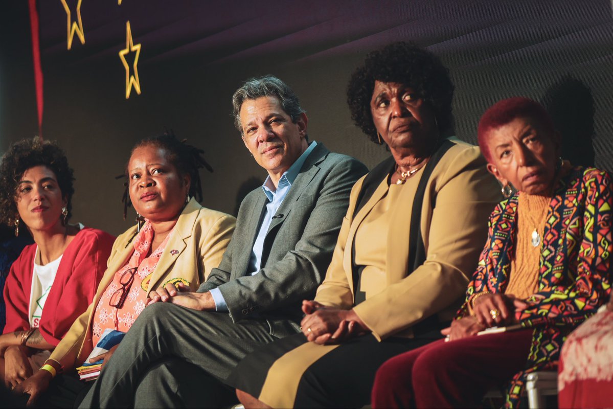 Haddad_Fernando's tweet photo. Hoje estive no lançamento do Quilombo nos Parlamentos, uma importante iniciativa para fortalecer candidaturas negras e ampliar a presença da população negra nos espaços de decisão, contribuindo para um Parlamento com mais a cara do Brasil.

Em nossos governos, avançamos com políticas como a Lei de Cotas, o Prouni e a expansão das universidades e dos institutos federais. Mas ainda há muito a fazer.

Seguimos trabalhando por um Brasil mais justo, democrático e com mais oportunidades para todos.

📷 Diogo Zacarias