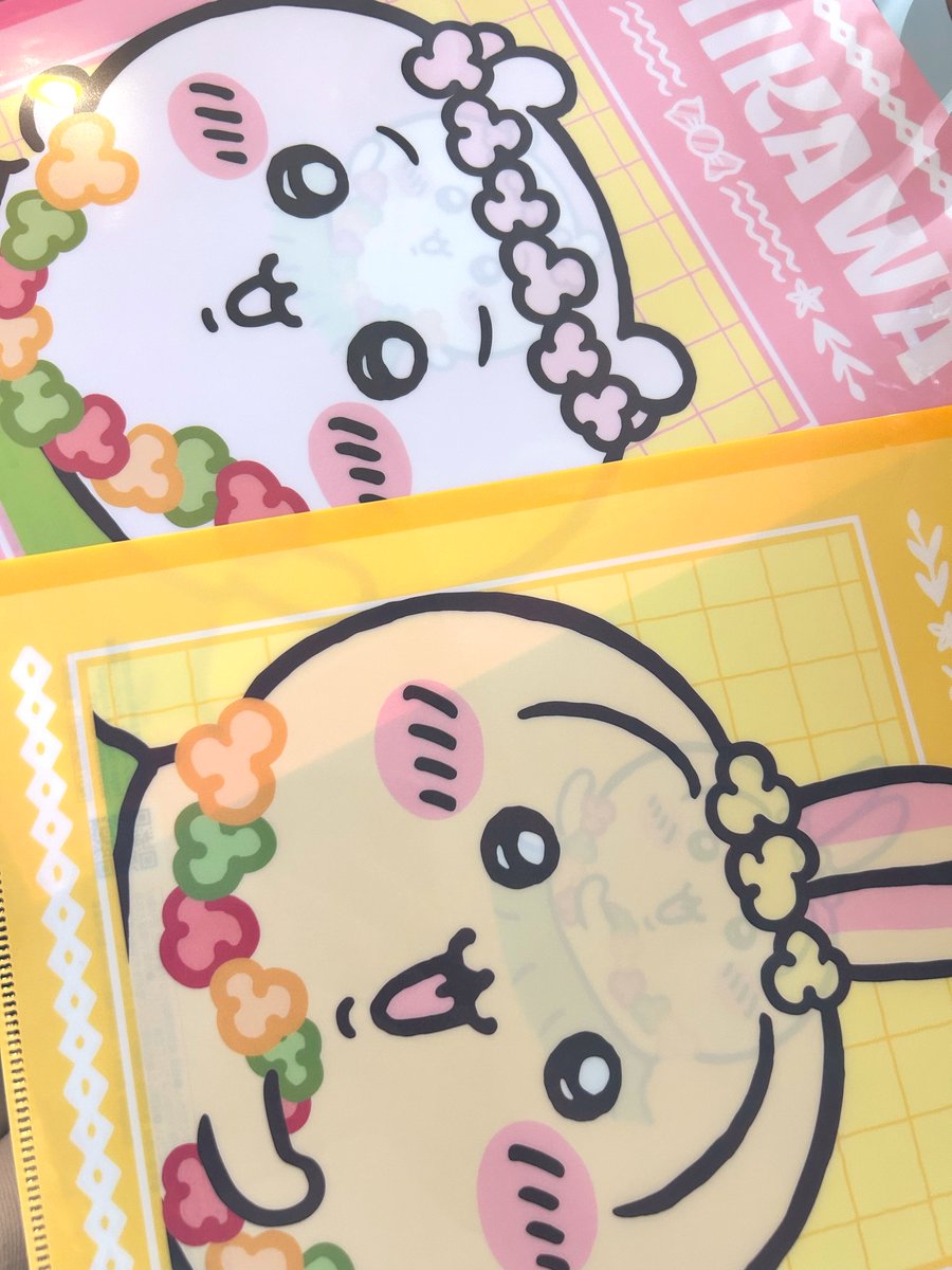 Dekacho0408's tweet photo. ちいかわのクリアファイル入手してきましたよ～☺️

10:00ピッタに行って準備中だったので待機していたら、私たちがいちばんのはずなのに全キャラすでに2枚しかなくて、ちいかわなんてラス1でさすがに困惑

手に入ったのでなんでもいいですがね‼️ https://t.co/MdwsGxiZrP