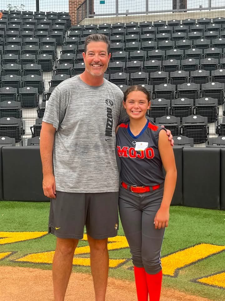 TNMojoEdwards's tweet photo. Thank you @CoachLarissaA @ConnorMammola @emma_raabe  @MizzouSoftball for hosting our girl Priscilla! She had a great time at pitching camp! @ExtraInningSB @LineDsoftball @TnMojoFastpitch https://t.co/dOv8sLcci8