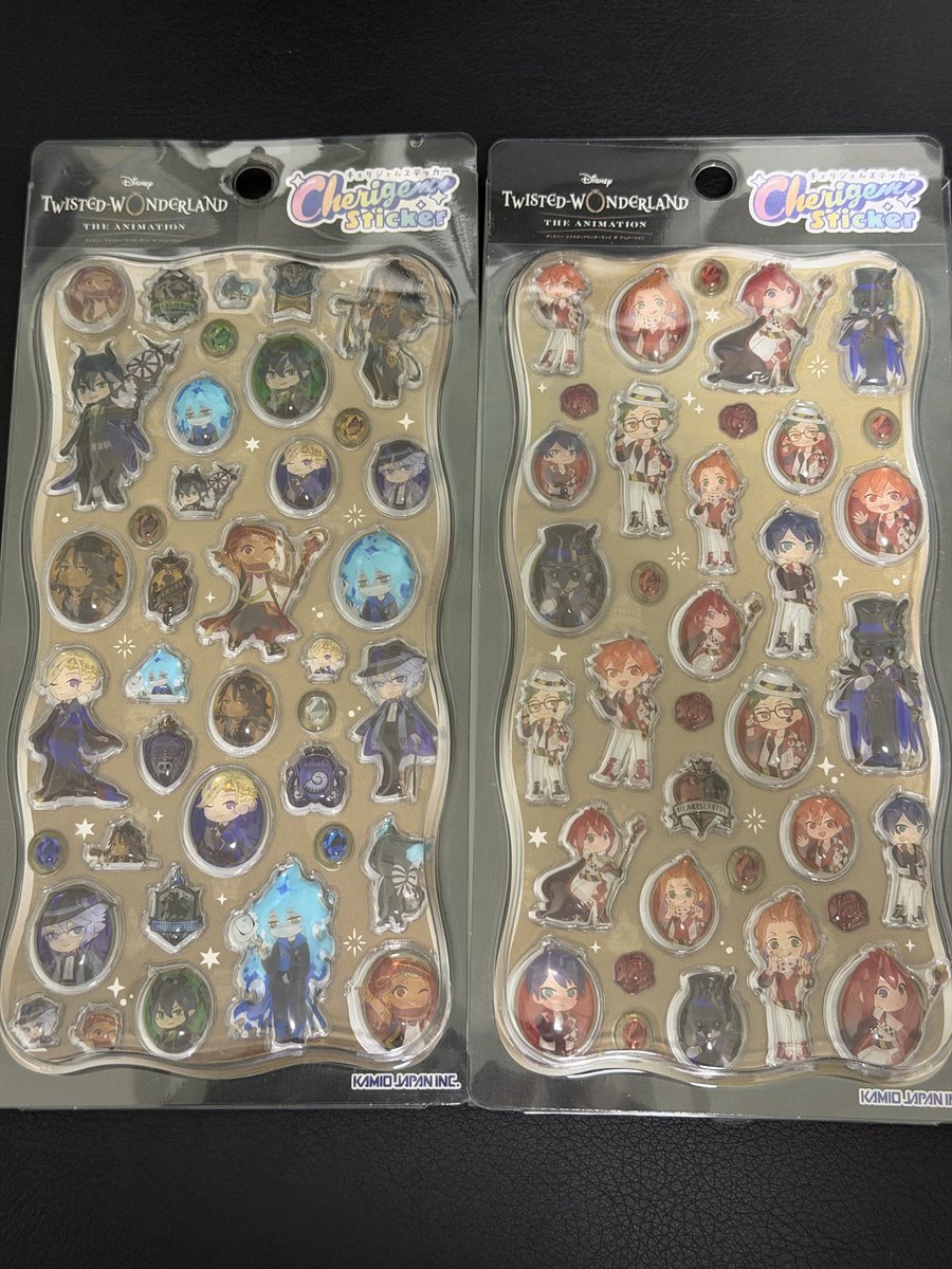 mdrkw_hikaru's tweet photo. ツイステのシール届いた♪ それと、中に液体入ってるの可愛くて買った😊 https://t.co/KsSzj3Z5Ds